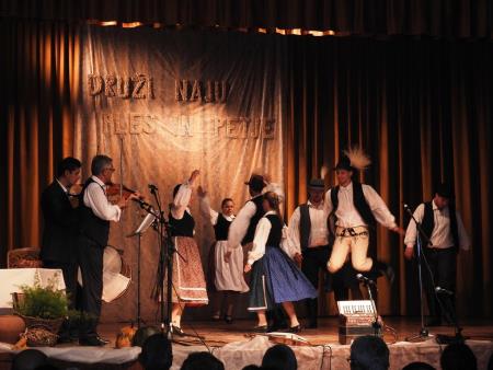 Prireditev Druži naju ples in petje z mednarodno udeležbo 73